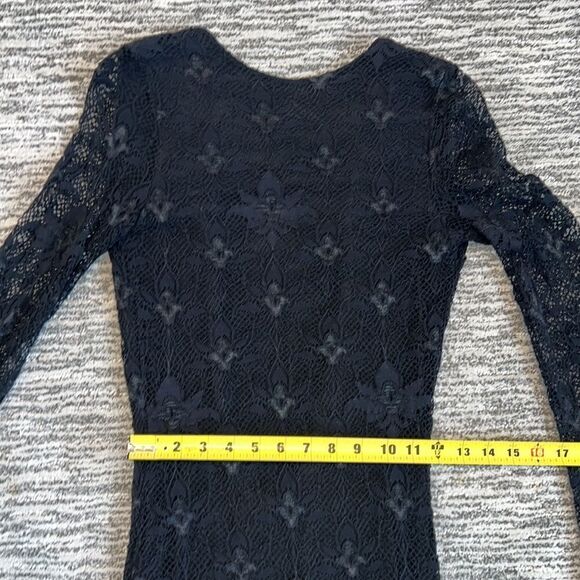 Nightcap Clothing Black Lace BodyCon Open Back Bellesleeve Mini medium - Picture 12 of 16